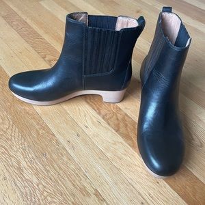 Never worn black Madewell leather clogs size 9